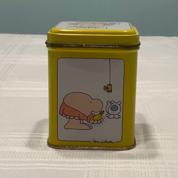Ziggy Hullo Sunshine Lemon Scented Candle in Tin with Lid - Picture 4 of 7